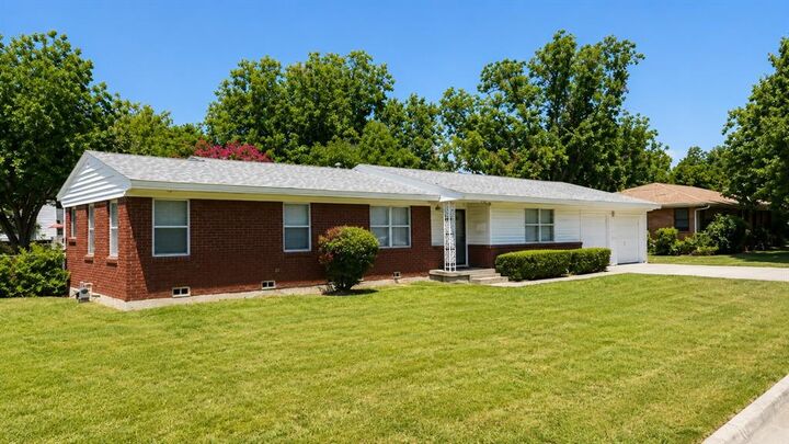 Property Photo: 3613 Chaffin Drive TX 76118