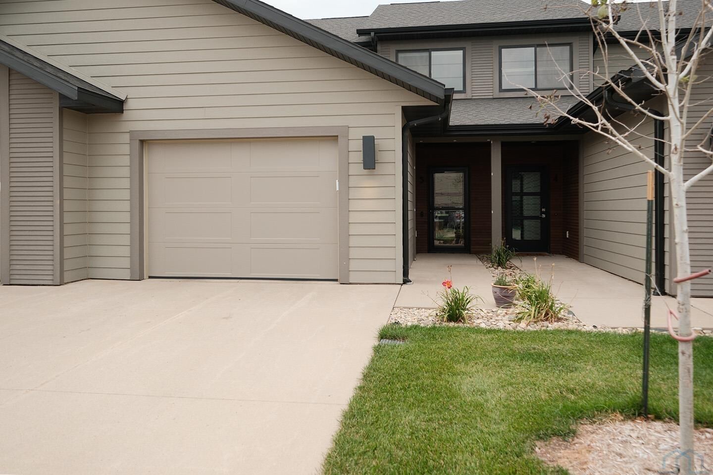 Property Photo:  710 12th Street NE 5  IA 51250 