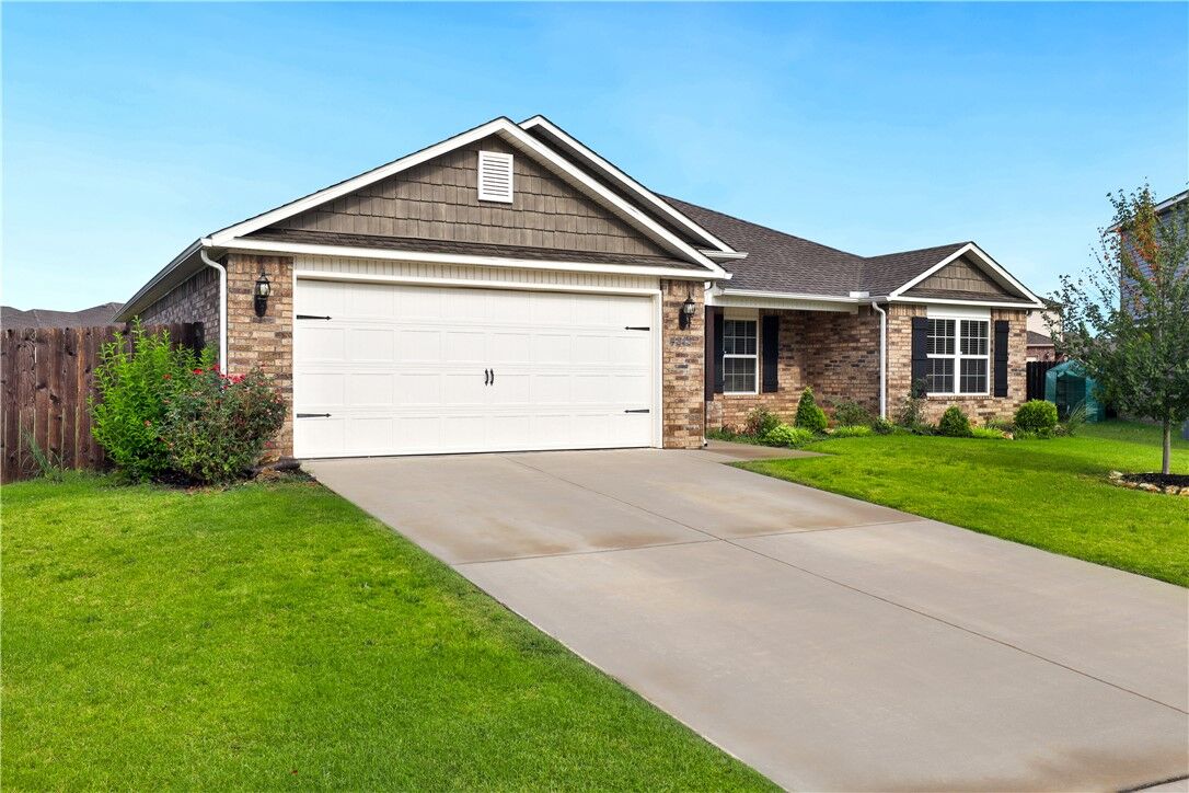 Property Photo:  4212 SW Atlantic Court  AR 72713 