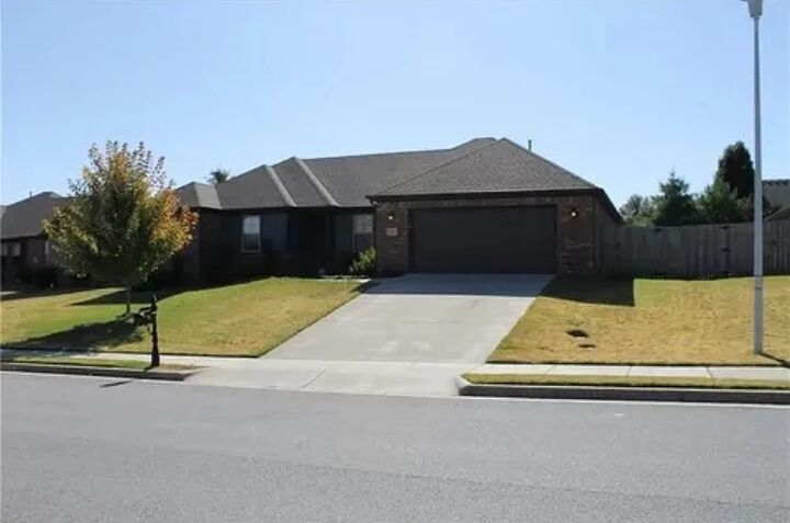 Property Photo:  420 Trieste Drive  AR 72719 