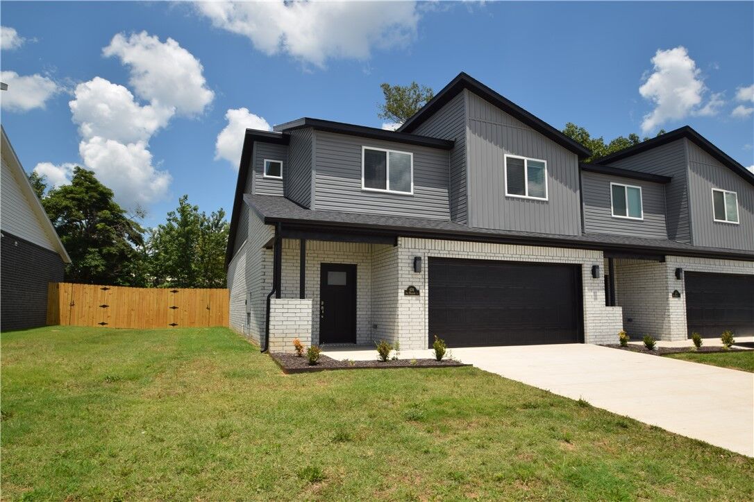 Property Photo:  674 Sun Meadows Loop  AR 72719 