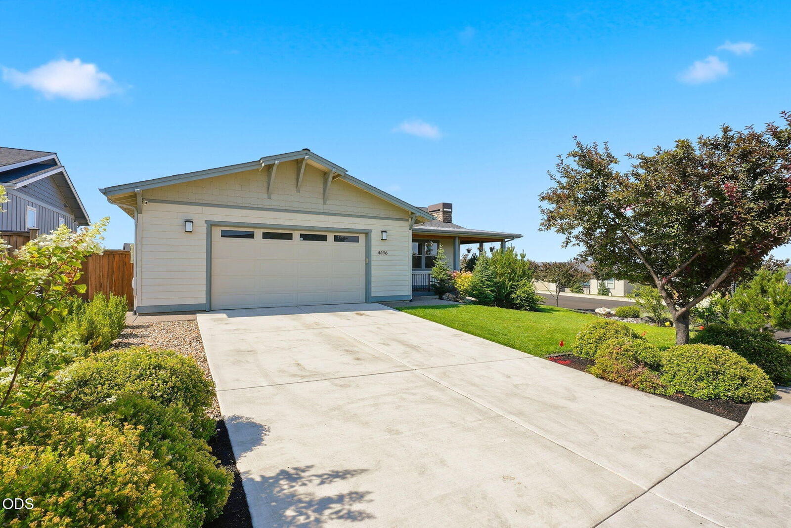 Property Photo:  4496 SW Zenith Avenue  OR 97756 