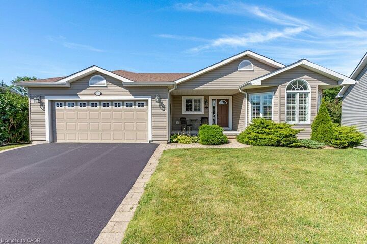 228 Glenariff Drive — photo 1