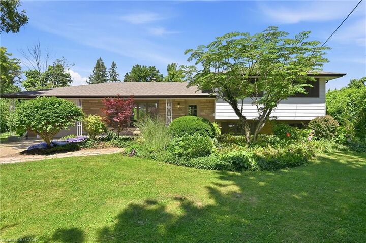 34 Christopher Drive — photo 1