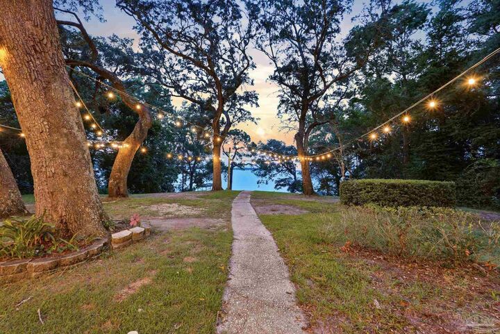 Property Photo: 12480 Lillian Hwy FL 32506