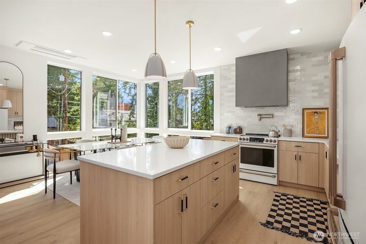 Property Photo: 1506 N 100th Street WA 98133