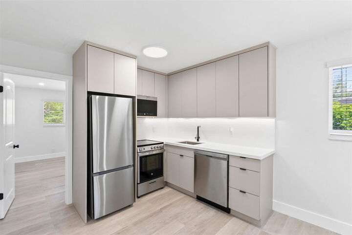 Property Photo: 1101 NE 18th Avenue 1 FL 33304