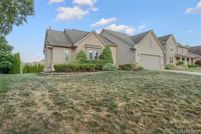 Property Photo:  18978 Glengarry Drive  MI 48152 