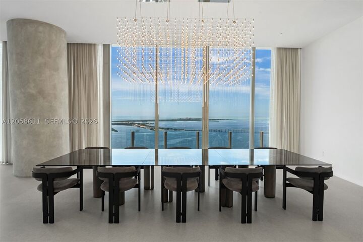 Property Photo:  300 Biscayne Boulevard Way 5801C  FL 33131 