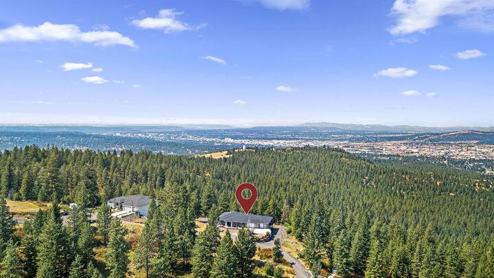 Property Photo:  4021 S Ghering Ln  WA 99223 