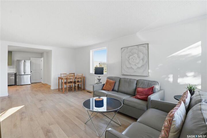 Property Photo:  100 32nd Street W  SK S7L 0S1 