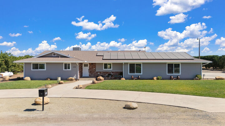 Property Photo:  25386 Avenue 78  CA 93270 