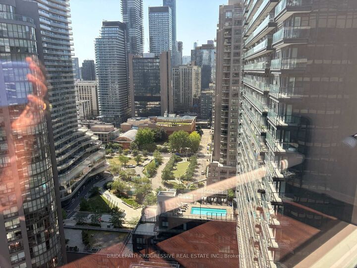 Property Photo:  1001 Bay Street E 2410  ON M5S 3A6 