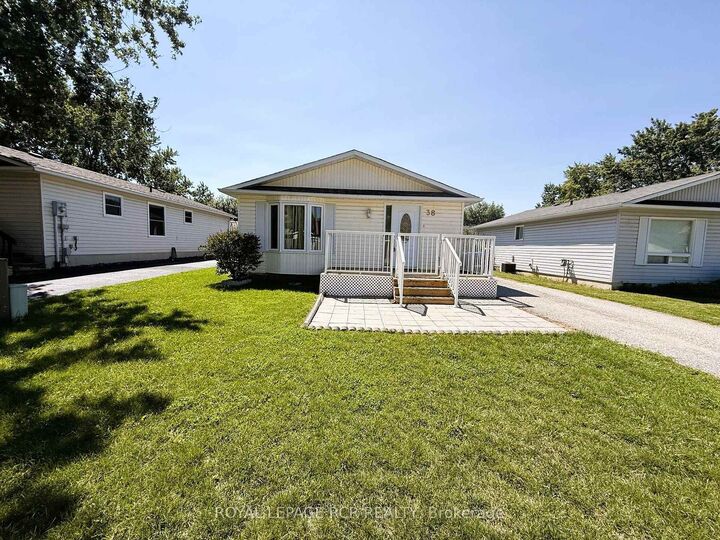 Property Photo:  38 Royal Oak Drive  ON L0L 1L0 