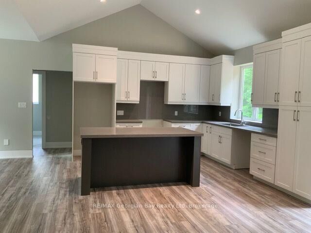 Property Photo: 5 Oakwood Avenue N ON L9M 0J2