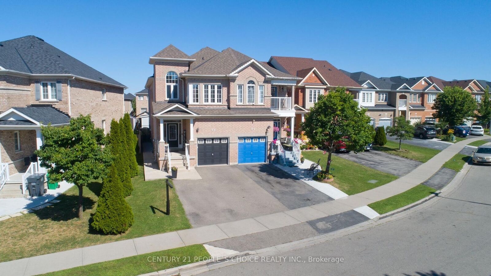 Property Photo:  8 Calm Waters Crescent  ON L6V 4R9 