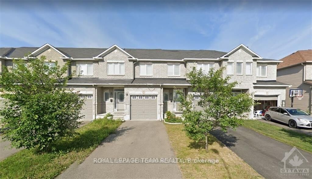Property Photo:  829 Percifor Way  ON K1W 0C4 