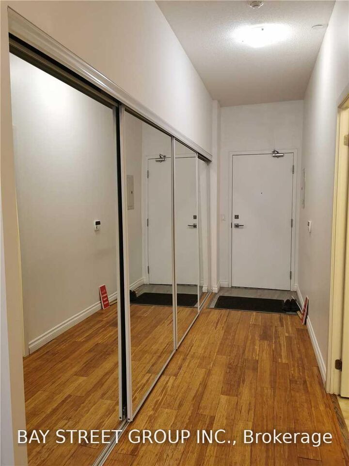 Property Photo:  832 Bay Street 214  ON M5S 1Z6 