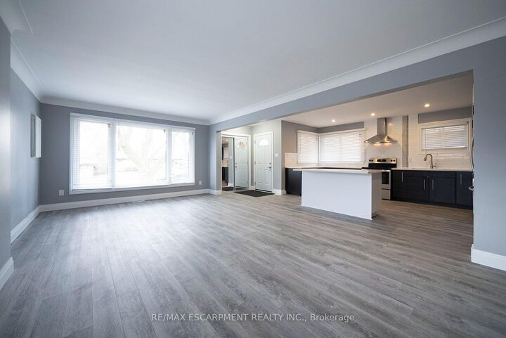 Property Photo:  76 Glenview Avenue Upper  ON N1R 2W2 