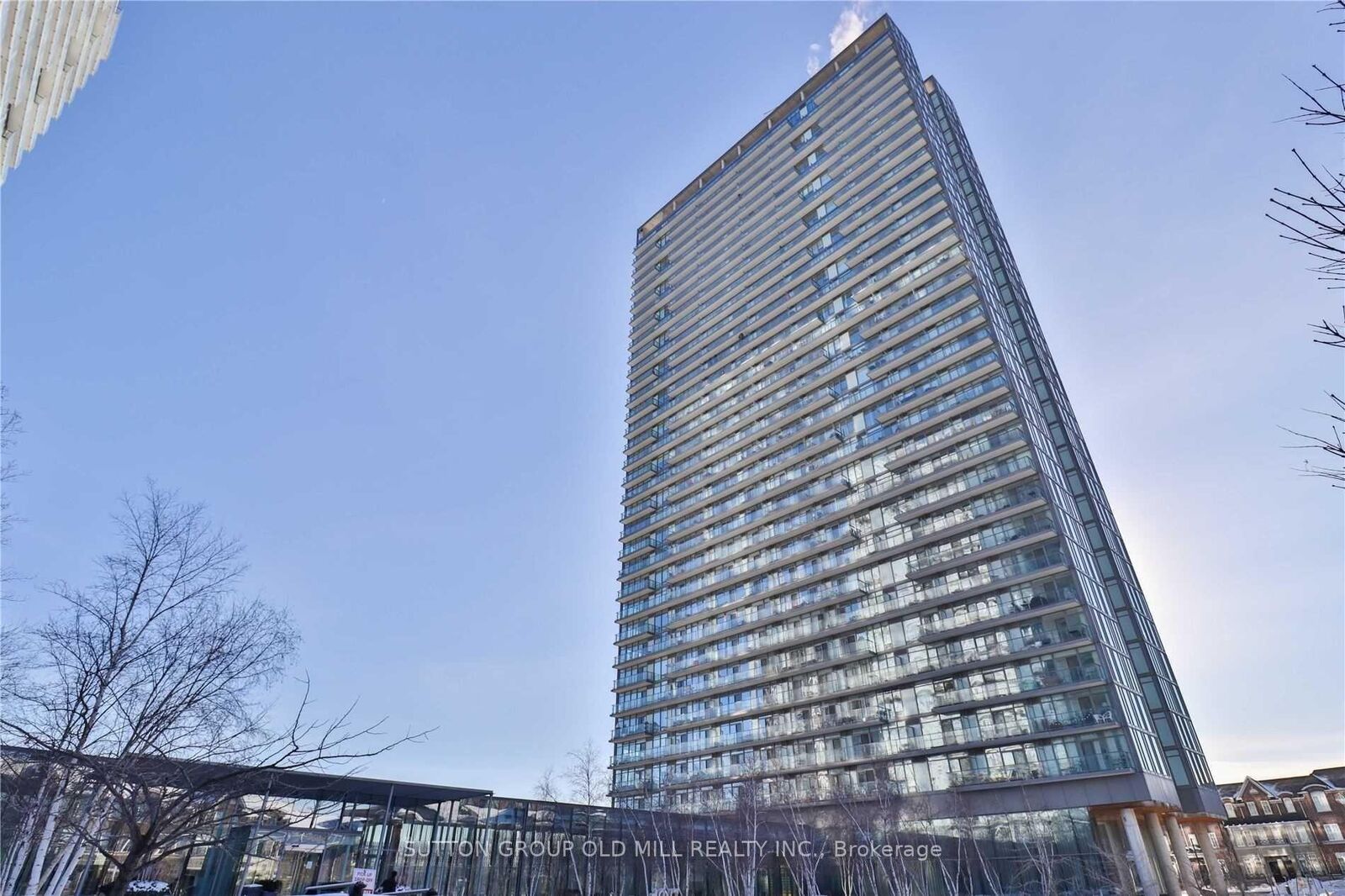 Property Photo: 105 The Queensway N/A 2211 ON M6S 5B5