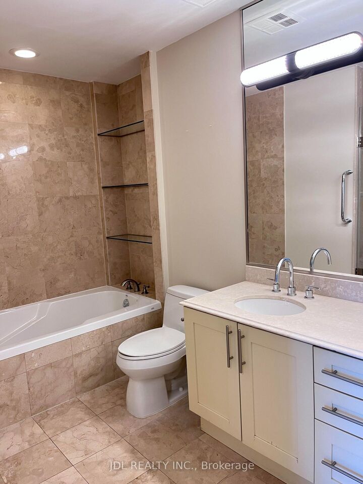Property Photo:  761 Bay Street 4403  ON M5G 2R2 