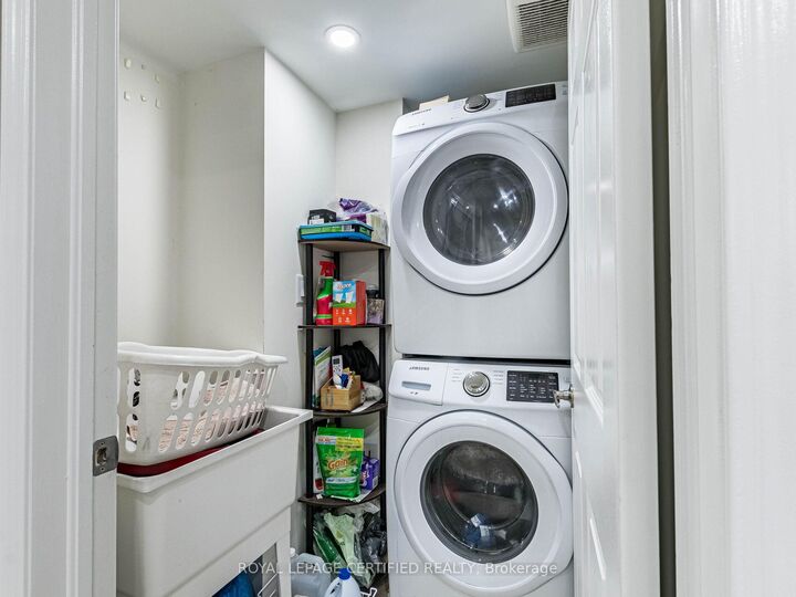 Property Photo:  581 Allport Gate  ON L9T 9J5 