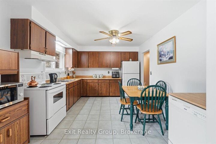 Property Photo: 197 Chatterton Valley Crescent ON K0K 2B0