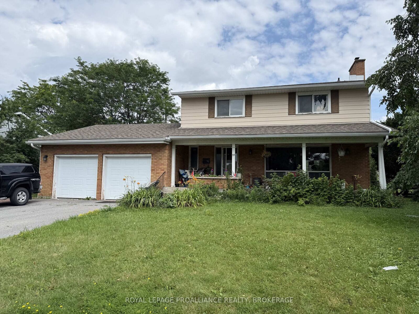 Property Photo: 55 Queen Mary Road ON K7M 2A3