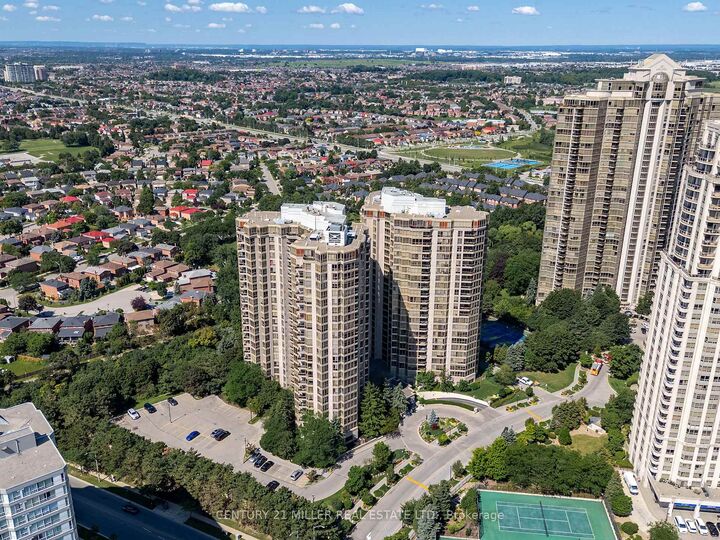55 Kingsbridge Garden Circle 909 — photo 1