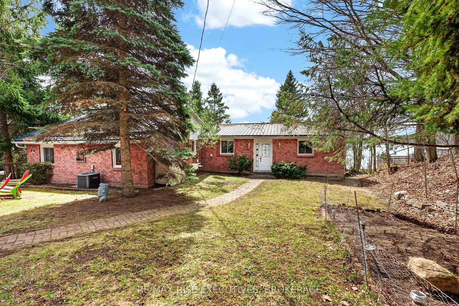 Property Photo: 3481 Buck Point Lane ON K0H 1X0