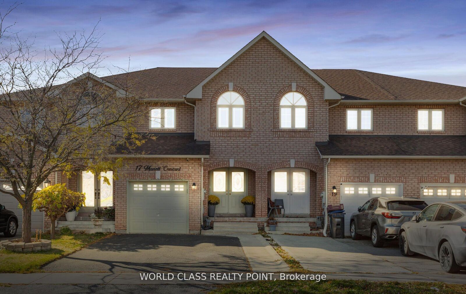 Property Photo: 17 Manett Crescent E ON L6X 4X4