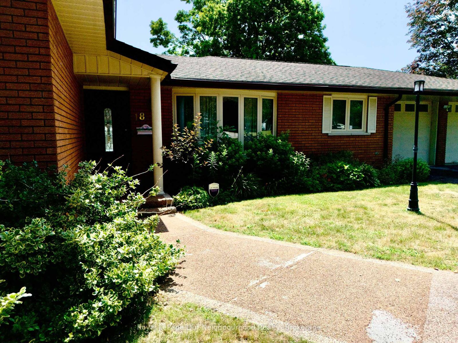 Property Photo: 18 Rosecliff Court ON K0L 1Y0