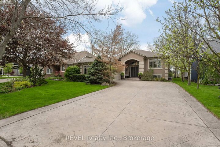 Property Photo: 661 Clarence Street ON L3K 6B8