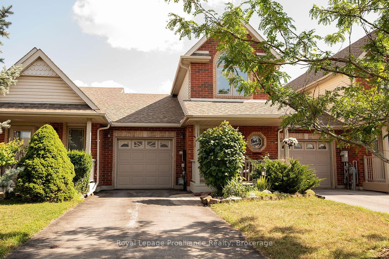 Property Photo: 31 Hawthorn Street ON K8P 5M6