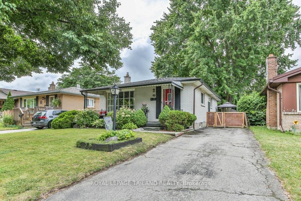 Property Photo: 15 Talavera Crescent ON N5V 1K7
