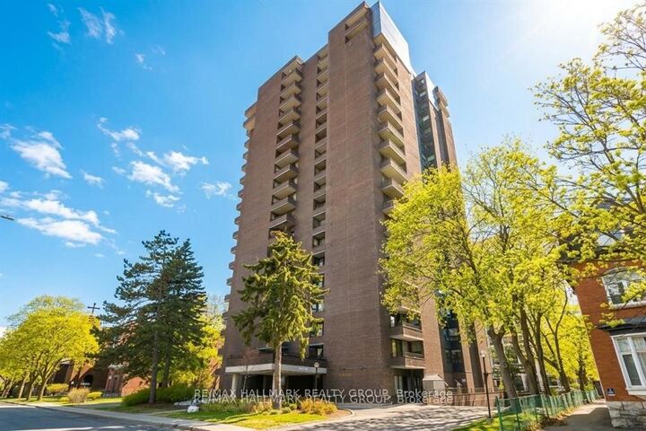 Property Photo: 71 Somerset Street W 2003 ON K2P 2G2