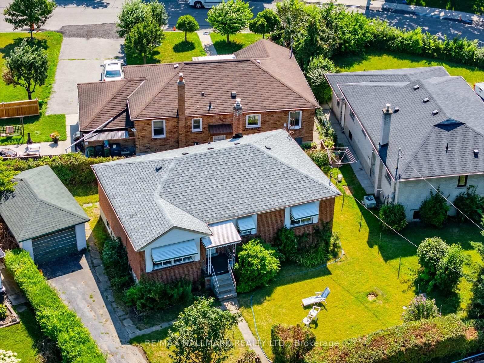 Property Photo: 31 Frimette Crescent ON M6N 4W5