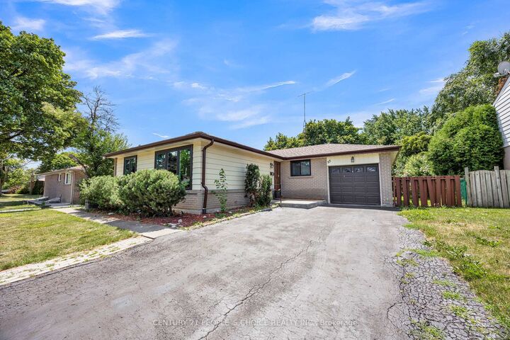 53 Brookland Drive W — photo 1