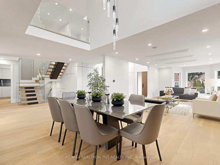 Property Photo: 2 Eastgate Crescent ON L4B 3G7