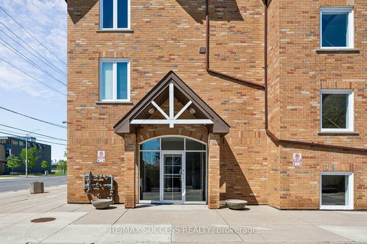 Property Photo: 1000 Sheppard Avenue W 301 ON M3H 2T6