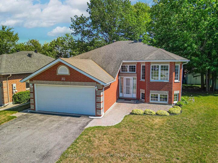 Photo de la propriété: 30 Charles Street ON L9M 2G7