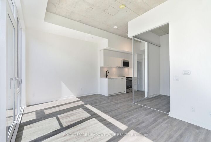 Property Photo:  1808 St. Clair Avenue W 712  ON M6N 1J5 
