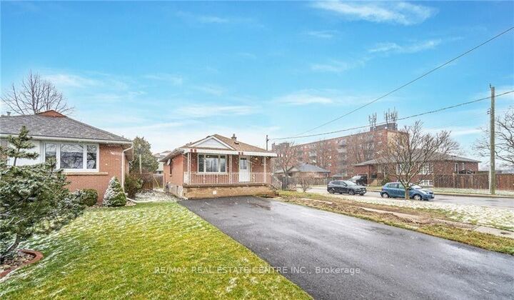 Property Photo:  364 East 14th Street Upper Floor Only  ON L9A 4C4 