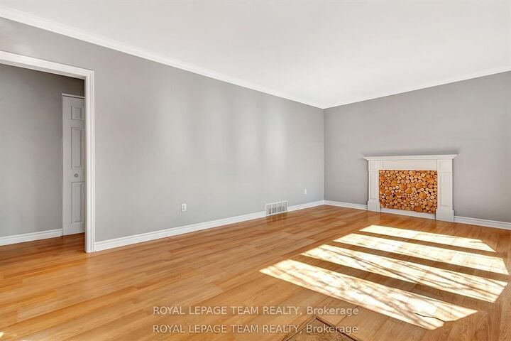 Property Photo:  925 Moorvale Road Upper  ON K1K 3K9 