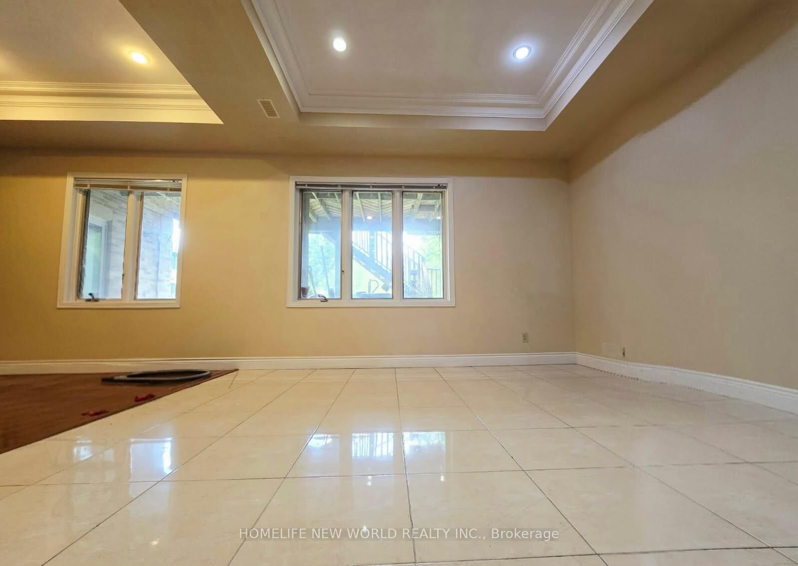 Property Photo:  122 Centennial Road Walkout Bsm  ON M1C 1Z5 