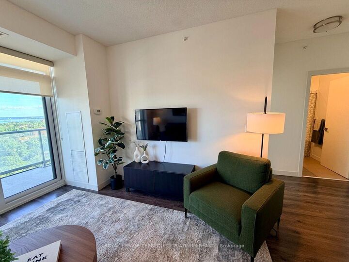 Property Photo: 2081 Fairview Street 1706 ON L7R 0E4