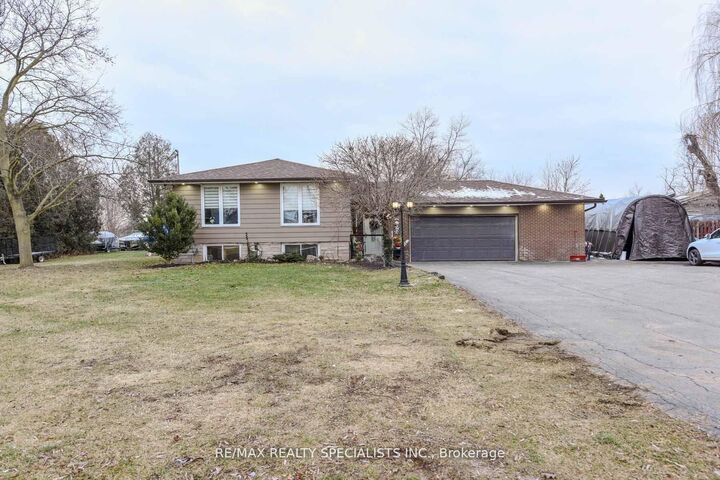 8136 Hornby Road — photo 1
