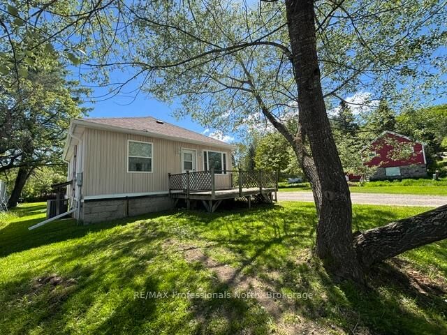 Property Photo:  14 Chandos Street  ON K0M 2K0 