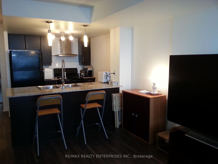 Property Photo: 25 Town Centre Court 2907 ON M1P 0B4