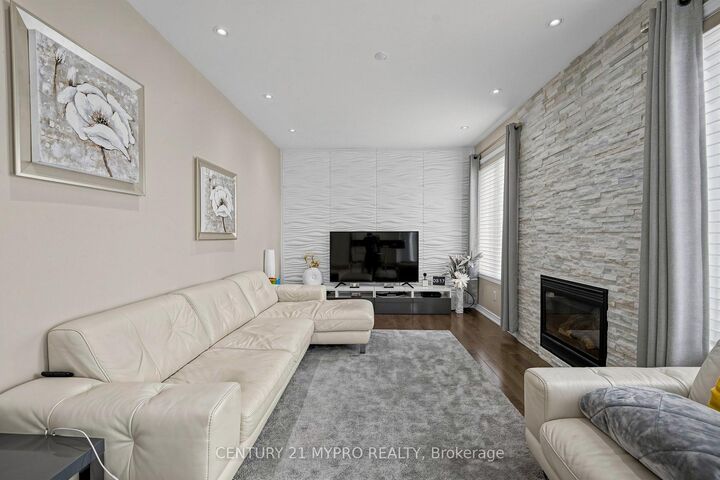 Property Photo: 225 Silver Maple Road ON L4E 4Z3
